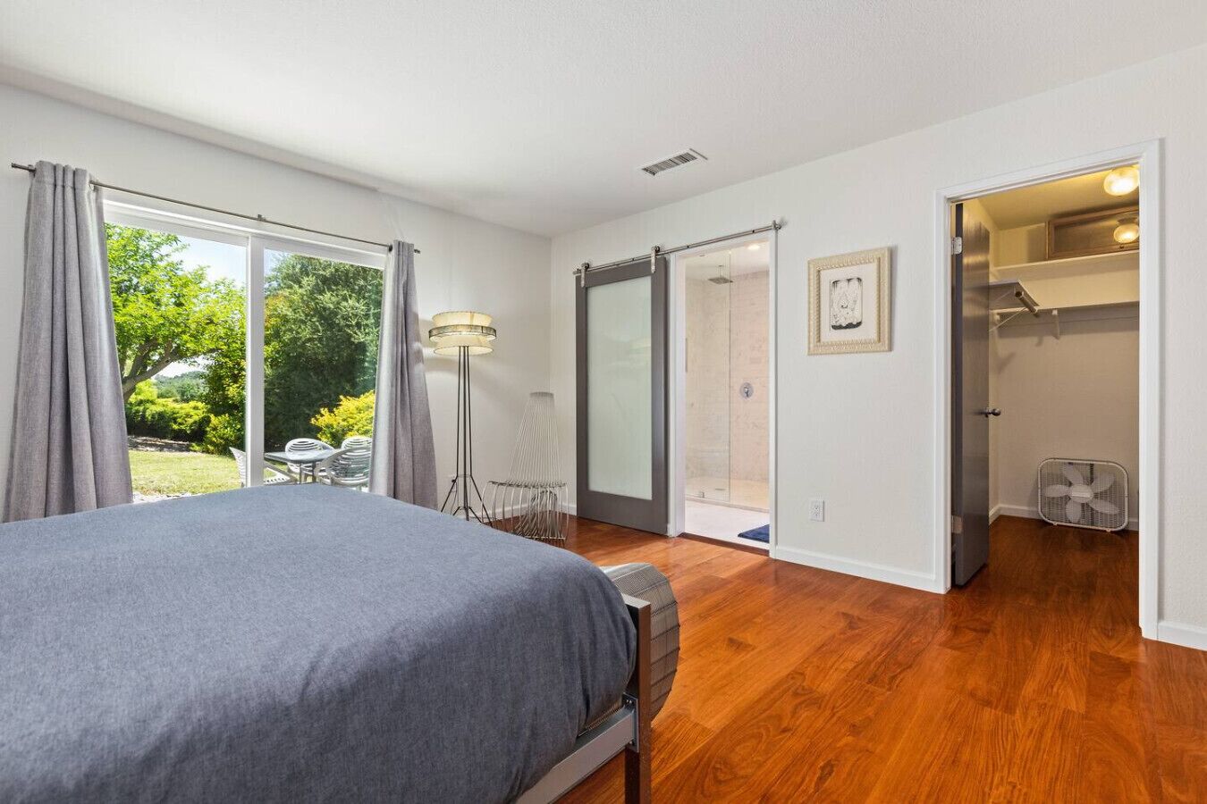Desk, iron/ironing board, travel crib, free WiFi