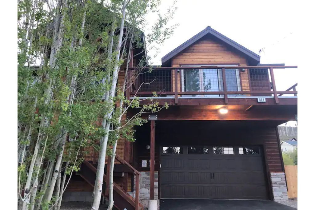 Home away from home with Hot tub and mountain view