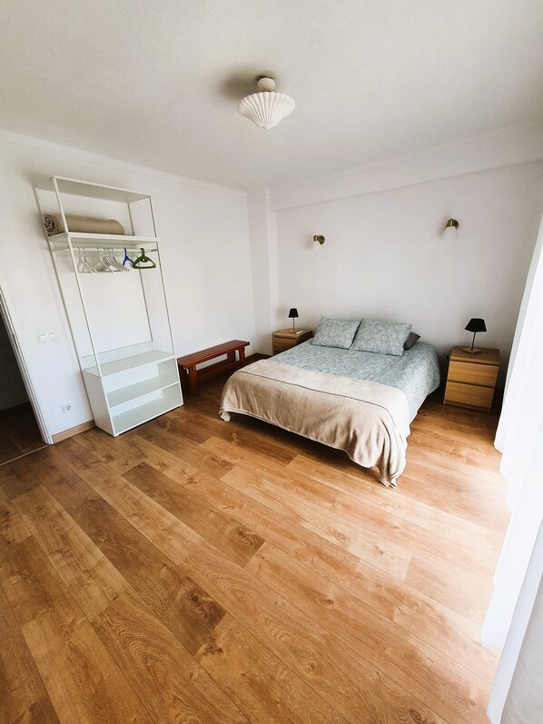 1 bedroom, iron/ironing board, bed sheets, wheelchair access