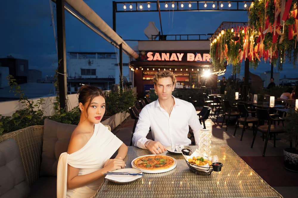 The Gravitique Hotel Khaosan