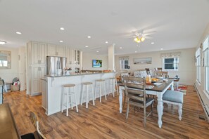 Dining - Lovely 3 Bedroom Lavallette Beachfront Rental (Lavallette)