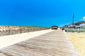 On the beach, sun-loungers, beach towels - Lovely 3 Bedroom Lavallette Beachfront Rental (Lavallette)