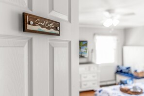 3 bedrooms, desk, iron/ironing board, travel cot - Lovely 3 Bedroom Lavallette Beachfront Rental (Lavallette)