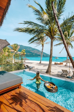 Sand Beachfront Pool Villa | 1 Schlafzimmer, hochwertige Bettwaren, Minibar, Zimmersafe
