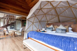 Ropa de cama de alta calidad y minibar