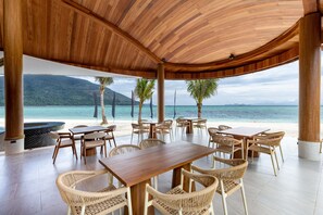 Breakfast, lunch and dinner served - Irene Pool Villa Resort, Koh Lipe (Koh Lipe)