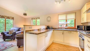 Fridge, oven, stovetop, toaster