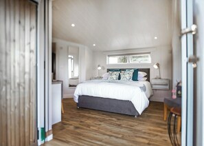 Unclassified image, 2 of 12, button - The studio lodge is perfect for couples. (Ringford)