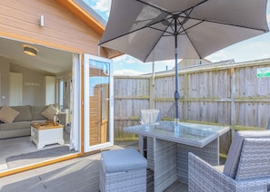 Outdoor dining - 2 bedroom accommodation in Charlton Adam, Somerton (Charlton Adam, Somerton)