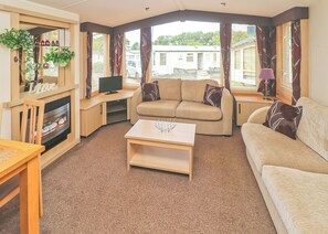 Living area - 3 bedroom accommodation in Newquay (Newquay)