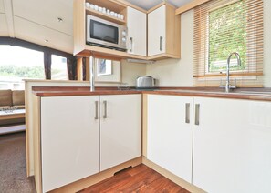 Fridge, oven, stovetop, toaster