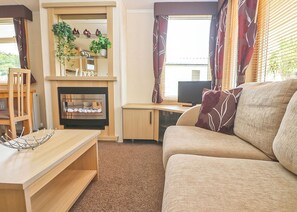Living area - 3 bedroom accommodation in Newquay (Newquay)