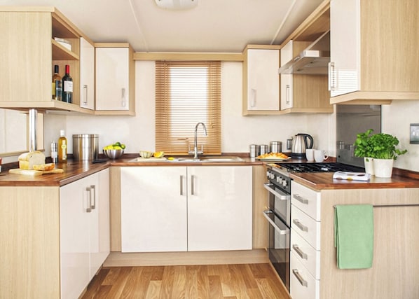 Fridge, oven, stovetop, toaster