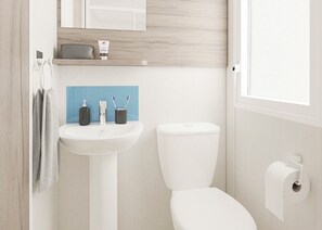 Bathroom - 3 bedroom accommodation in Newquay (Newquay)