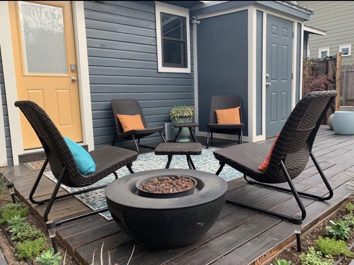 Remodeled East Side Bungalow minutes from Downtown (huge backyard)