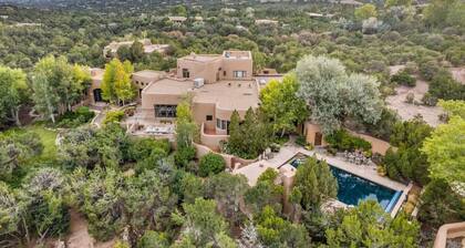 Ski Discounts! Luxury Estate with Soothing Hot Tub