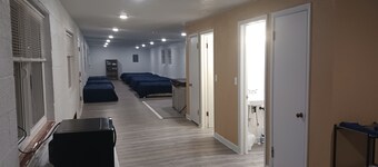 family reunion HQ. 8 beds 2 bathrooms and a hot tub!