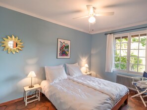 4 soverom, strykejern/-brett og internettilgang