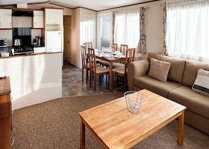 Living area - 3 bedroom accommodation in Newbridge, Nr Yarmouth (Newbridge, Nr Yarmouth)