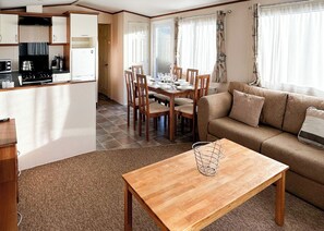 Living area - 3 bedroom accommodation in Newbridge, Nr Yarmouth (Newbridge, Nr Yarmouth)