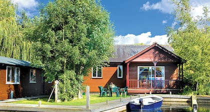 2 Schlafzimmer Unterkunft in Wroxham, Norfolk Broads