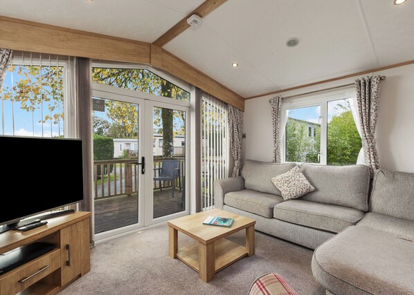 Living area - Luxurious modern caravan with one double with en suite W. (Narberth)
