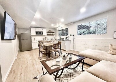 New, Centrally Located guest house with Modern Amenities and Private Hot Tub