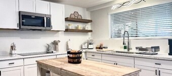 New, Centrally Located guest house with Modern Amenities and Private Hot Tub