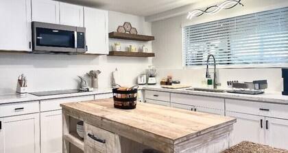 New, Centrally Located guest house with Modern Amenities and Private Hot Tub