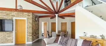 4 bedroom accommodation in Langworth
