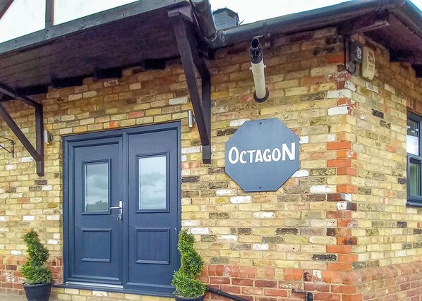 Nicht klassifiziertes Bild, 1 von 15, Schaltfläche