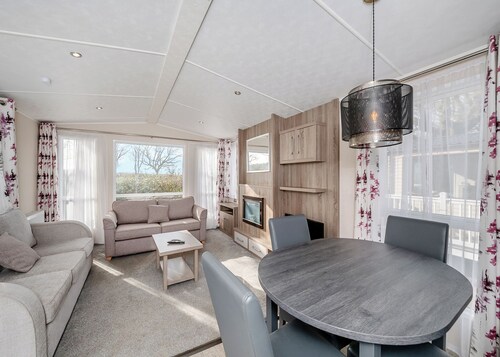 Ultra modern caravan with one master double with en suite W.