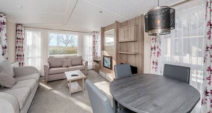 2 bedroom accommodation in Woodbury