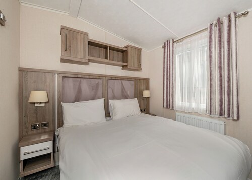 2 bedroom accommodation in Woodbury