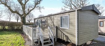 2 bedroom accommodation in Woodbury