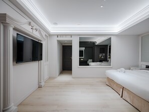 Deluxe Double Room | Down comforters, minibar, desk, laptop workspace - Archess Hotel (Taipei)