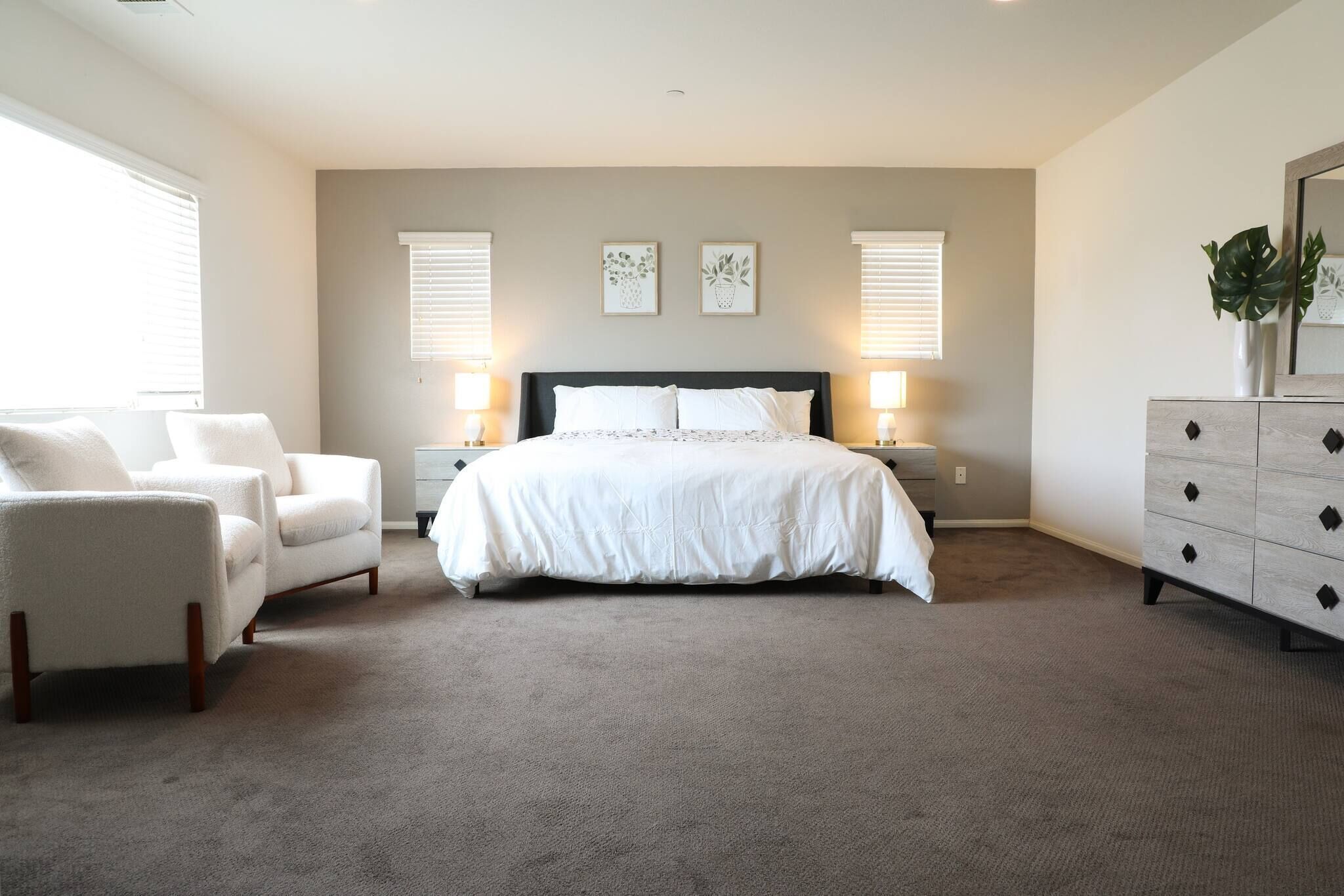 Cheerful 4 Bedroom Entire House Lots Of Open Space
