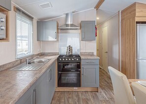 Kühlschrank, Ofen, Herdplatte, Toaster