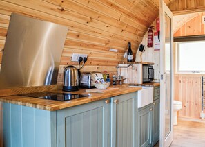Fridge, oven, stovetop, toaster