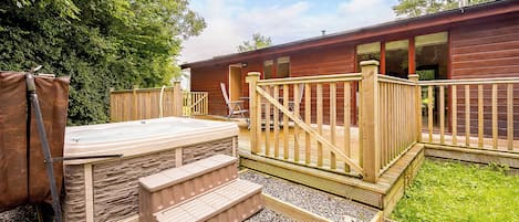 Bañera de hidromasaje exterior