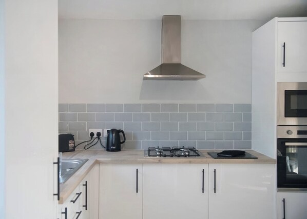 Fridge, oven, stovetop, toaster