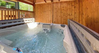 Unique contemporary style one bedroom lodge perfect for a romantic gateway.