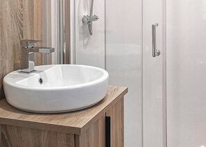 Bathroom - Diamond 2 Bedroom Caravan 2022 Model. (Silloth)