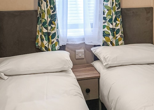 Diamond 2 Bedroom Caravan 2022 Model.