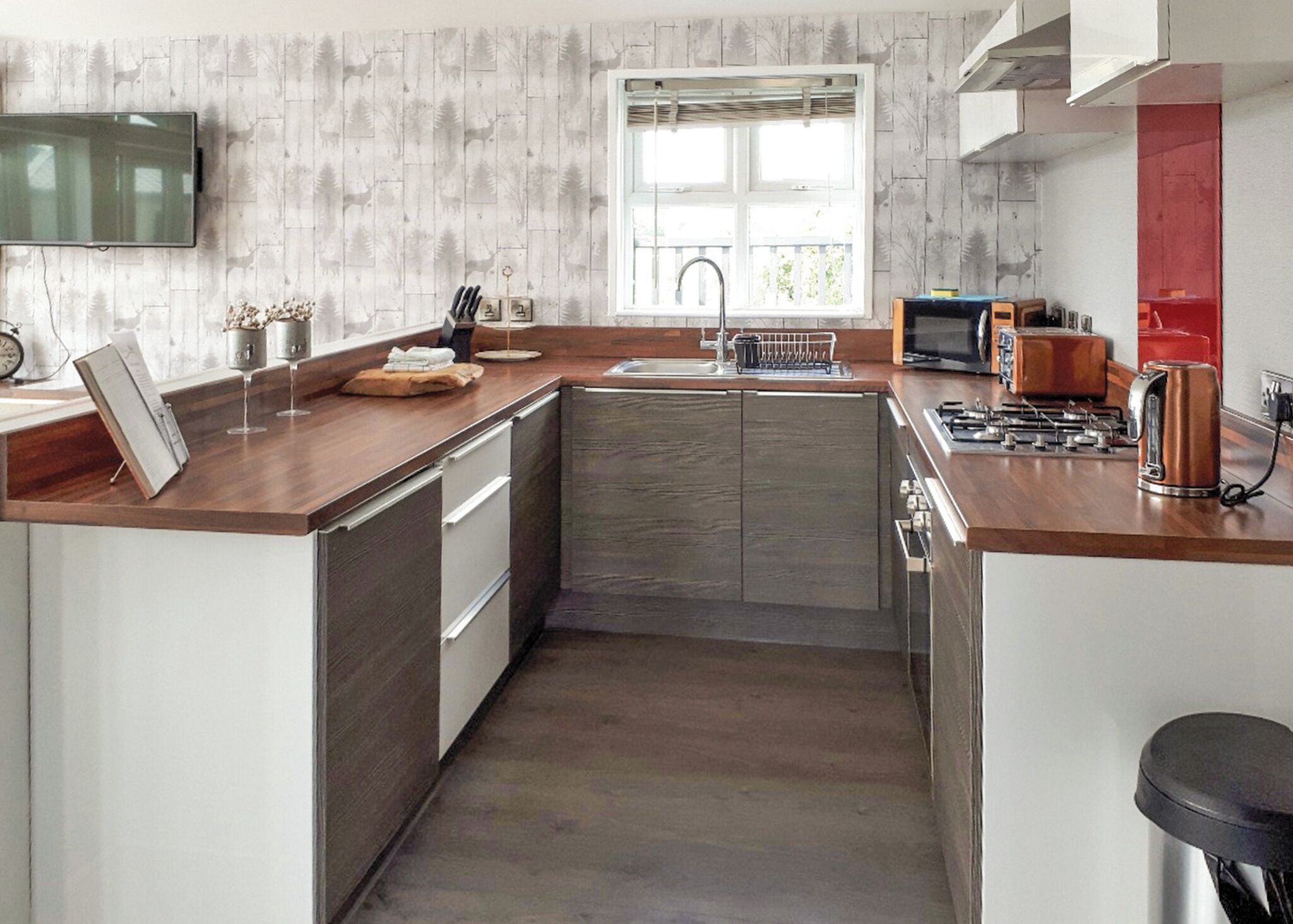Fridge, oven, stovetop, toaster