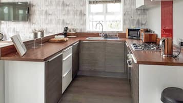 Fridge, oven, stovetop, toaster