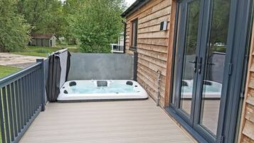 Bain à remous extérieur