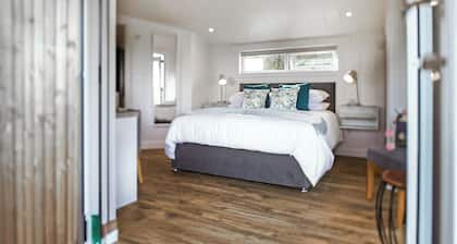 This Studio Lodge is perfect for couples.