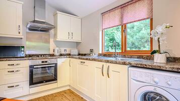 Fridge, oven, stovetop, toaster