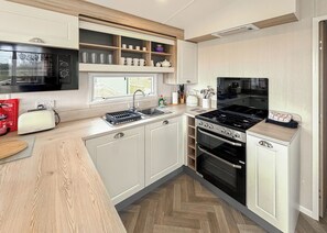 Fridge, oven, stovetop, toaster